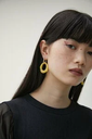 【SALE／30%OFF】AZUL BY MOUSSY 2WAY COLOR ACRYL RING EARRINGS アズールバイマウジー アクセサリー・腕時計 その他のアクセサリー・腕時計 イエロー ブルー