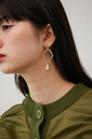 AZUL BY MOUSSY アシンメトリーパールピアス アズールバイマウジー アクセサリー・腕時計 ブレスレット・バングル ゴールド ブラック