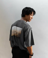 【SALE／10%OFF】BAYFLOW 【山中海輝さんコラボ】SNOWフォト半袖Tシャツ ベイフロー トップス カットソー・Tシャツ グレー ホワイト【送料無料】