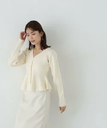 NATURAL BEAUTY BASIC リンクスペプラムカーディガン 24AW ナチュラルビューティベーシック トップス カーディガン ホワイト ブラック【送料無料】