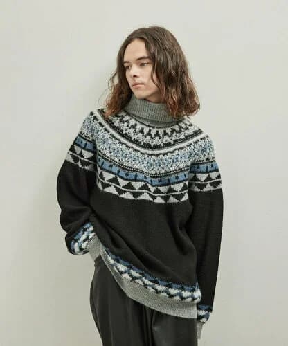 JUNRed 求心タートルネックルーズニットプルオーバー