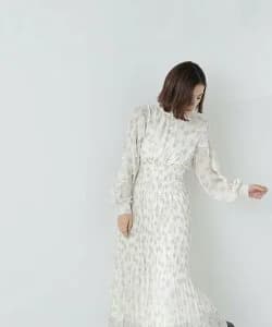 NATURAL BEAUTY BASIC ピオニーラッフルスリーブワンピース