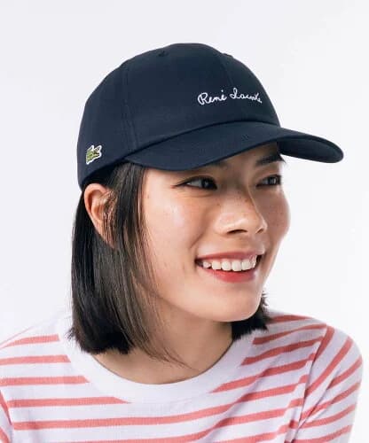 LACOSTE スクリプトネームステッチキャップ