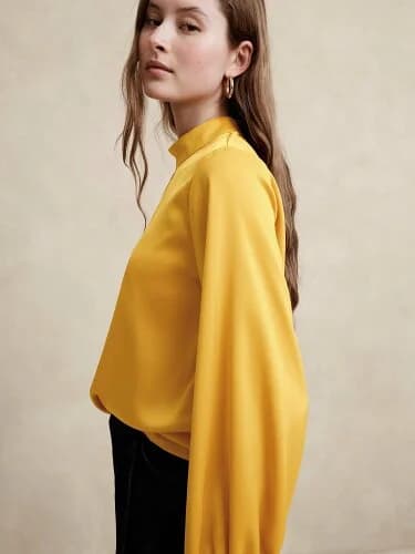BANANA REPUBLIC FACTORY STORE　　キーホールモックネックブラウス