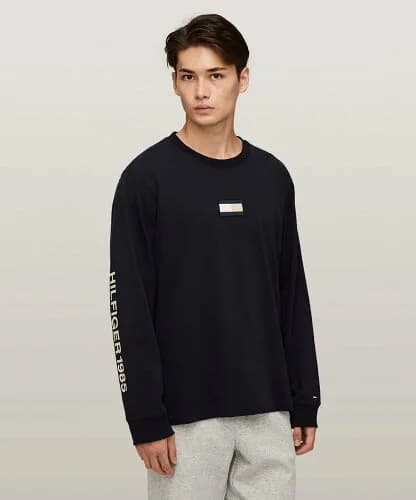TOMMY HILFIGER ロゴバッジインターロックロングスリーブTシャツ