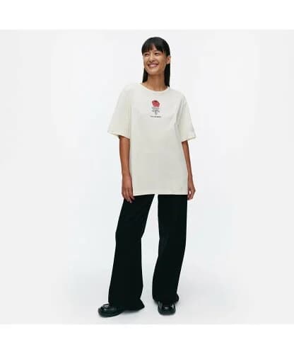 Marimekko Vihne Vihkiruusu Placement Tシャツ