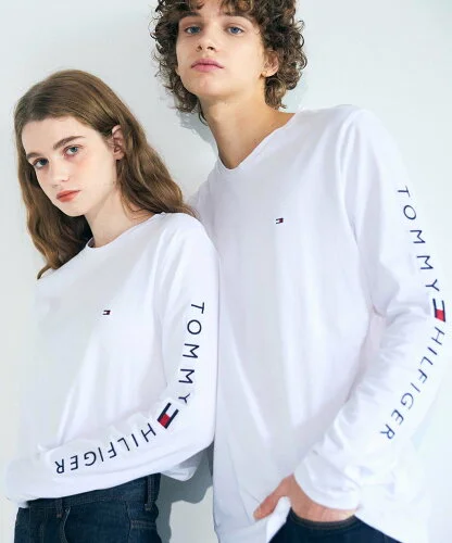 TOMMY HILFIGER ロゴロングスリーブTシャツ