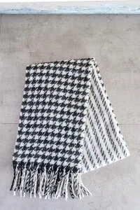 AZUL BY MOUSSY MULTI COLOR HOUNDSTOOTH STOLE