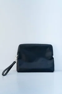 AZUL BY MOUSSY FAUX LEATHER CLASP CLUTCH BAG