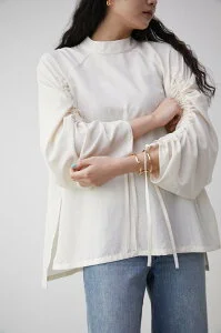 AZUL by moussy SHIRRING SLEEVE BLOUSE