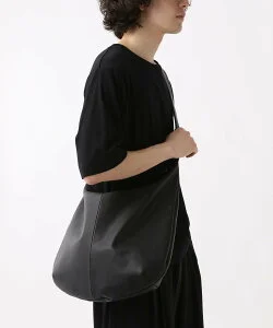 HARE クロワッサンショルダーBAG