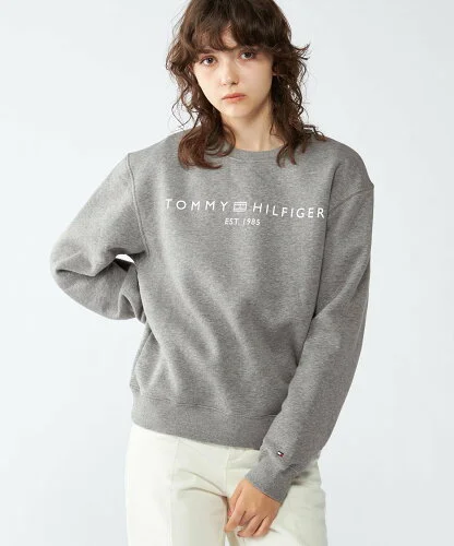 TOMMY HILFIGER モダンベーシッククロップドロゴクルーネックスウェットシャツ