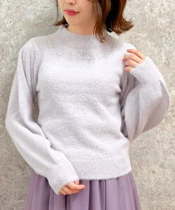 axes femme ステラート刺繍フェザーニット