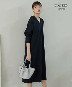 ICB L 【WEB限定・洗える】ストレッチポンチ Vネックワンピース