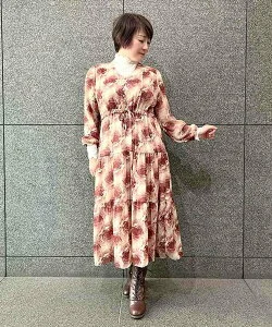 axes femme ぼかし花柄ティアードワンピース