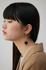 AZUL by moussy アクリル*メタルアシンメトリーピアス