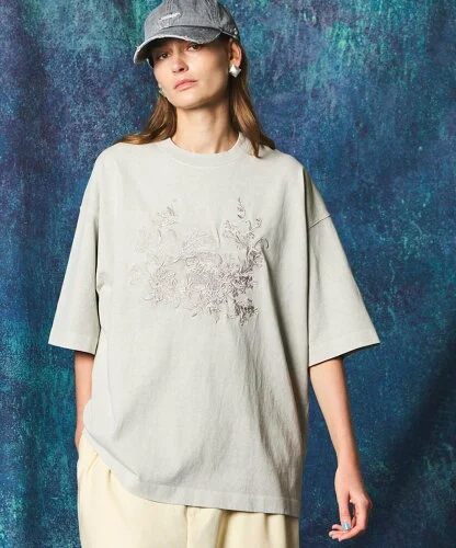 MAISON SPECIAL FLOWER BIRD Embroidery Chemical Over-Dye Prime-Over Crew Neck T-Shirt