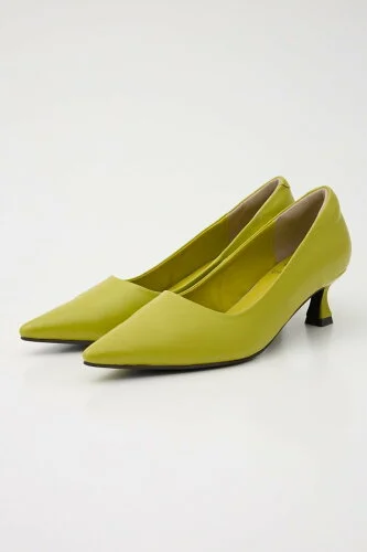 RODEO CROWNS WIDE BOWL COLOR POINTED PUMPS