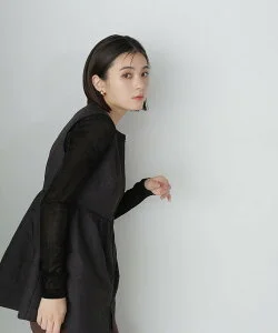NATURAL BEAUTY BASIC マトラッセペプラムフォルムベスト 24AW