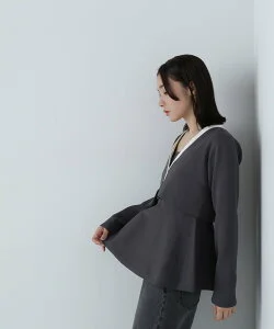 NATURAL BEAUTY BASIC ペプラムニットビスチェ&ショートカーディガン 24AW