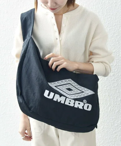 SHIPS any 【SHIPS any別注】UMBRO: LUMINOUS ビッグロゴ ショルダー バッグ◇