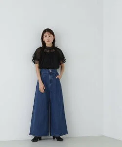 【SALE／50%OFF】NATURAL BEAUTY BASIC ハイウエストタックデニムパンツ ナチュラルビューティベーシック パンツ その他のパンツ ブルー【送料無料】