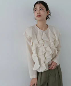 N. Natural Beauty Basic ラッフルフォールブラウス