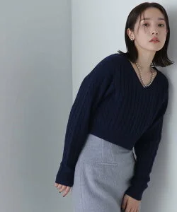 NATURAL BEAUTY BASIC コンパクトケーブルニット