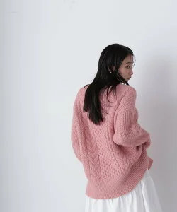 NATURAL BEAUTY BASIC ラメケーブルオーバーニット